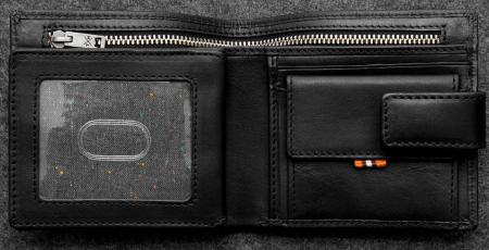 Tudor Everyday Wallet in black Leather